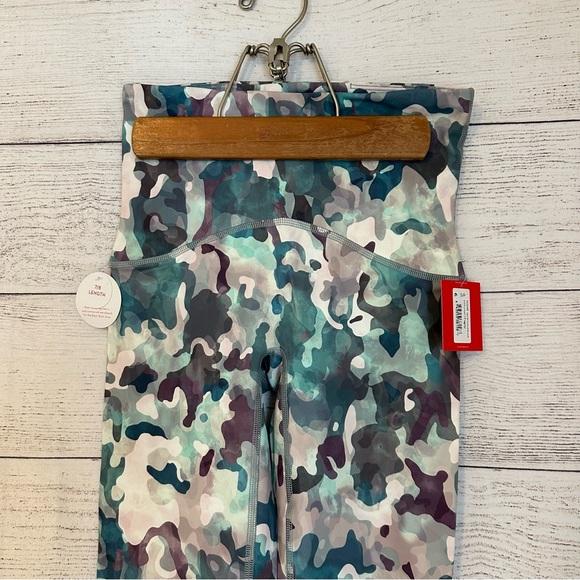 NWT Spanx Active Printed 7/8 Leggings in Painted Camo Pink/Muilt. - Picture 4 of 9